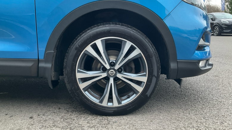 Nissan Qashqai 1.6 DiG-T N-Connecta 5dr Petrol Hatchback